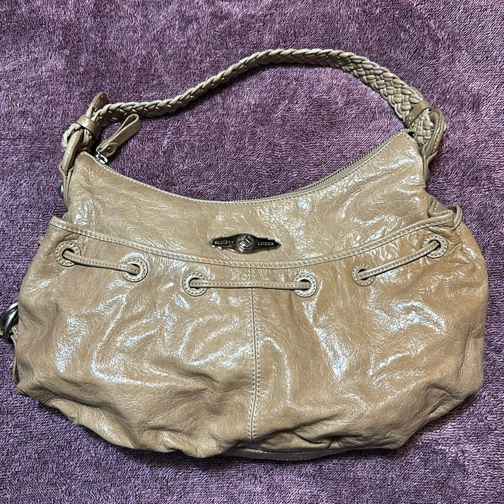 Elliott Lucca Shoulder bag